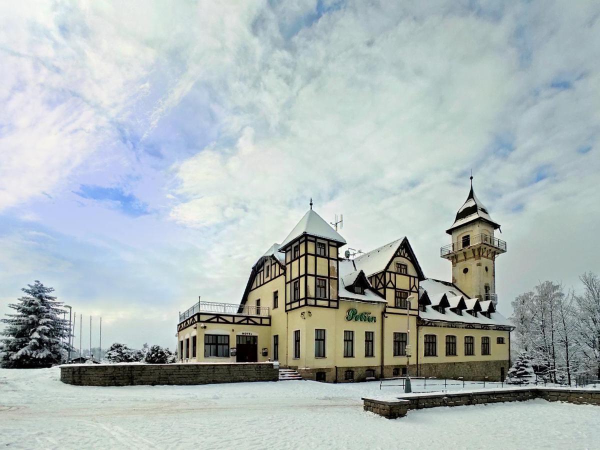 hotel Petřín Jablonec nad Nisou Exterior foto