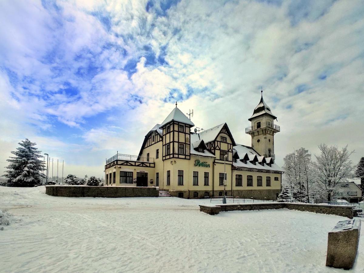 hotel Petřín Jablonec nad Nisou Exterior foto